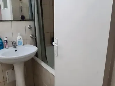 baie moderna cu cada inchiriere apartament Sector 6 București